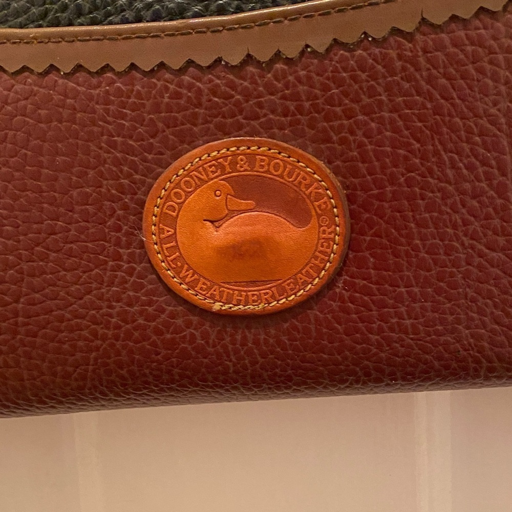 Dooney & Bourke Chestnut Leather Bag with Emblem - Picture 2 of 16